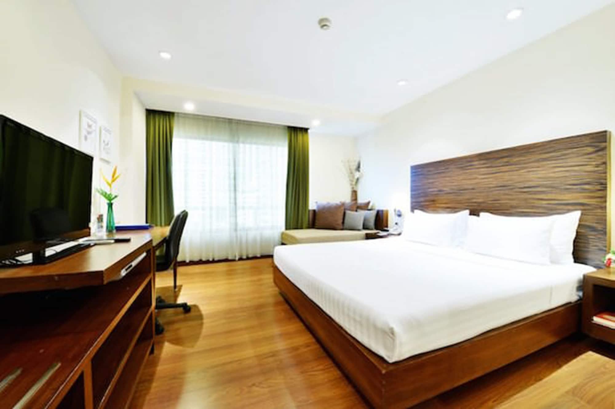 St. James Hotel Bangkok Bagian luar foto